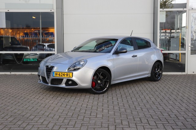 Alfa romeo Giulietta - 1.4 T EXCLUSIVE QV-LINE/FACELIFT/SPORTSTOELEN/GEDOCUMENTEERD/18