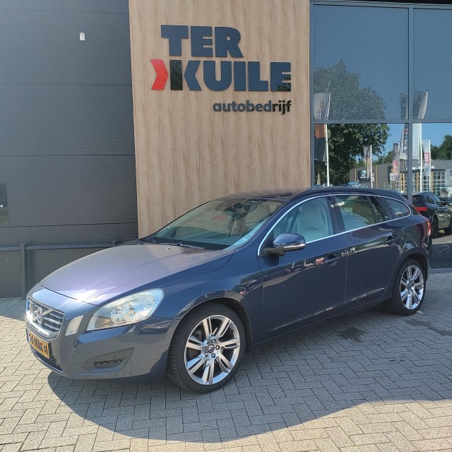 VOLVO V60 2.0T 200PK MOMENTUM 2011 Lederen interieur, Autobedrijf Ter Kuile, Enschede