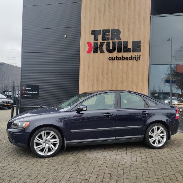 VOLVO S40 1.8 KINETIC 2050 APK 3-2026, Autobedrijf Ter Kuile, Enschede