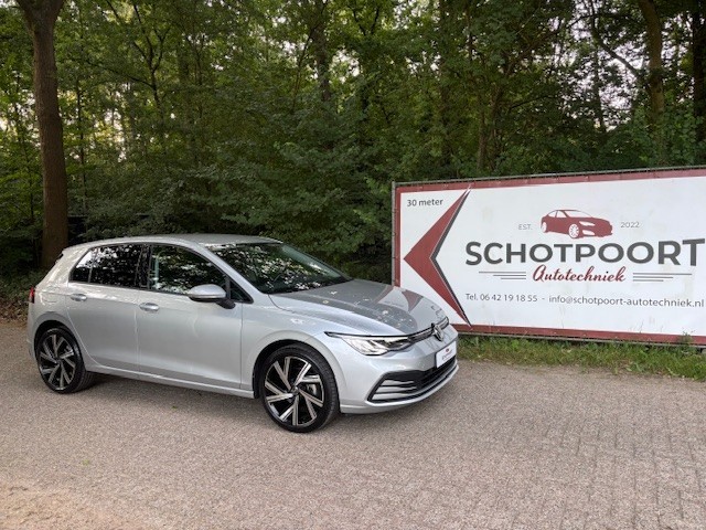 VOLKSWAGEN GOLF 1.0 ETSI LIFE BNS**18inch/DAB/Carplay/weinig km**, Schotpoort Autotechniek, Eerbeek