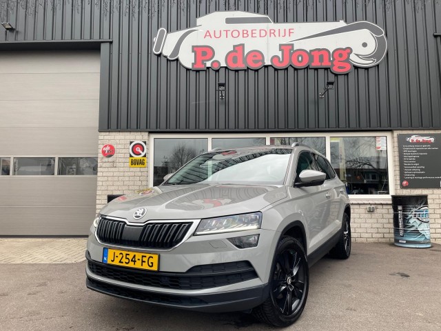 SKODA KAROQ 1.5 TSI ACT Style Business, Camera, Stoel/Stuurverw. Acc, Carplay!, Autobedrijf P. de Jong B.V., Streefkerk