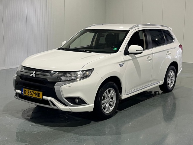 Mitsubishi Outlander - 2.4 PHEV Pure