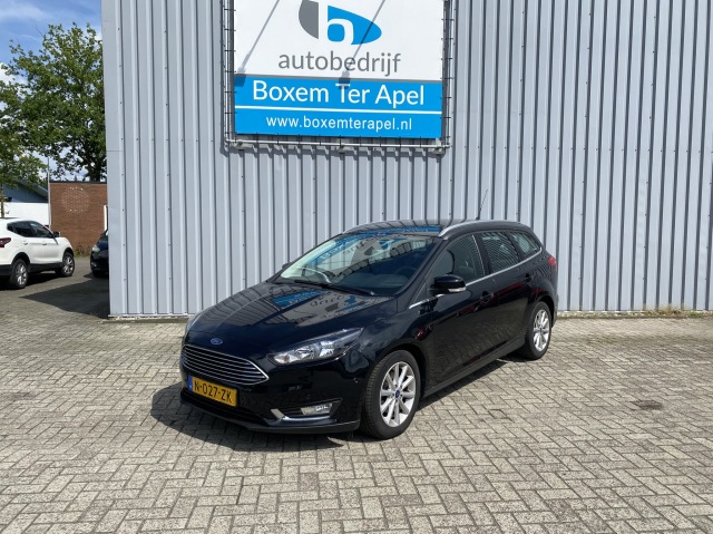 Ford Focus - 1.0 Titanium   LM velgen   Navigatie   Trekhaak
