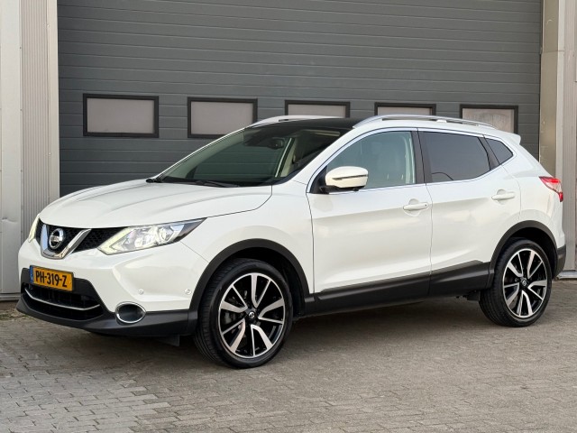 NISSAN QASHQAI 1.5 DCI 110PK Tekna+ Navi Camera Pano Trekhaak Keurige auto!, Van Veen Automotive, Enschede