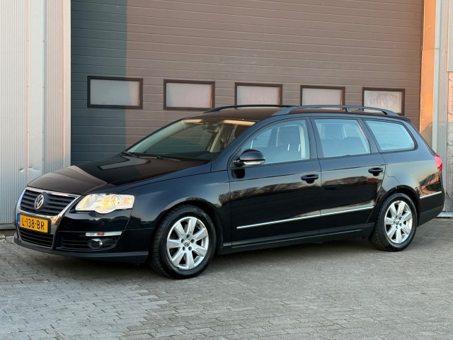 VOLKSWAGEN PASSAT 1.6 FSI 116PK Comfortline Clima Cruise Pdc Stoelverw, Van Veen Automotive, Enschede