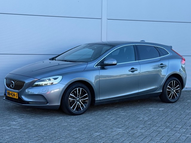 VOLVO V40 2.0 D4 190PK Inscription Aut. Navi Camera Pano Db-riem , Van Veen Automotive, Enschede