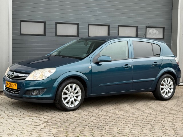 Opel Astra - 1.6 Temptation 116PK Airco Cruise Trekhaak 