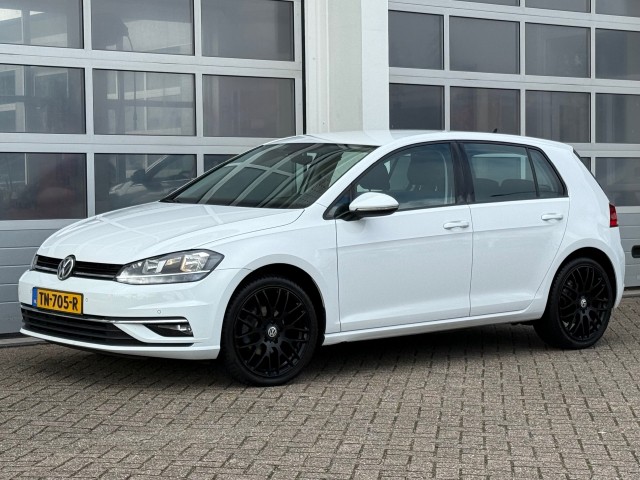 VOLKSWAGEN GOLF 1.0 TSI 116PK Comfortline Navi Pdc ACC Trekhaak, Van Veen Automotive, Hengelo