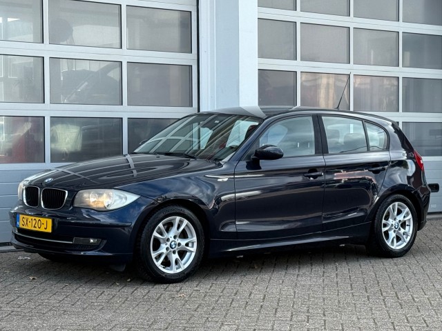 BMW 1-SERIE 116I Introduction 5-Drs Airco Cruise Stoelverw Trekhaak, Van Veen Automotive, Hengelo