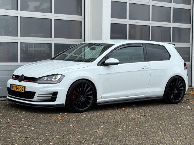 VOLKSWAGEN GOLF 2.0 TSI GTI AUT. Xenon Navi Maxton Stoelverw, Van Veen Automotive, Hengelo