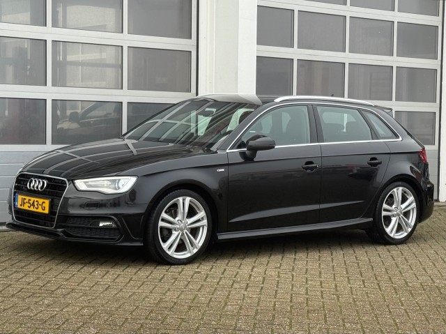 AUDI A3 1.2 TFSI 110PK S-Line Aut. Xenon Navi Trekhaak Rijklaar!, Van Veen Automotive, Hengelo