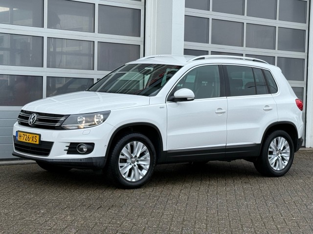VOLKSWAGEN TIGUAN 1.4 TSI 122PK Life Navi Pdc Stoelverw Trekhaak, Van Veen Automotive, Hengelo