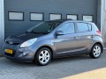 HYUNDAI I20 1.2I BUSINESS 77PK 5-Drs Airco Schuif-dak Trekhaak NW APK!, Van Veen Automotive, Enschede