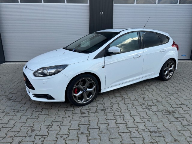 FORD FOCUS 2.0 ST-2 / Origineel NL auto / 124305 km / Onderhoudsboekjes + r, LDV Mobility, Ruurlo