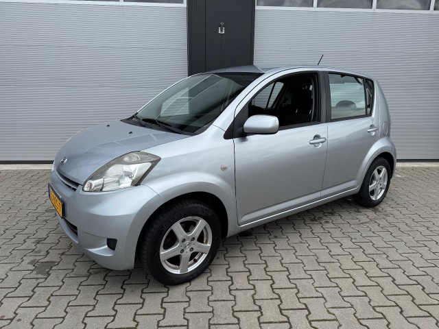 DAIHATSU SIRION 1.3-16V SPORT / Airco / Aux / LM Velgen / Onderhoudsboekjes aanw, LDV Mobility, Ruurlo