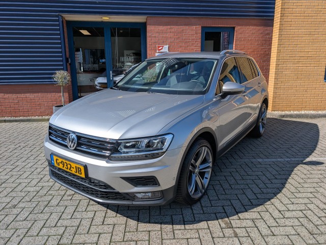 VOLKSWAGEN TIGUAN 1.5 TSI ACT CL AUTOMAAT, Stoelverw, AdapCruise, Trekhaak, Airco, Autobedrijf Kerkemeijer, Delden