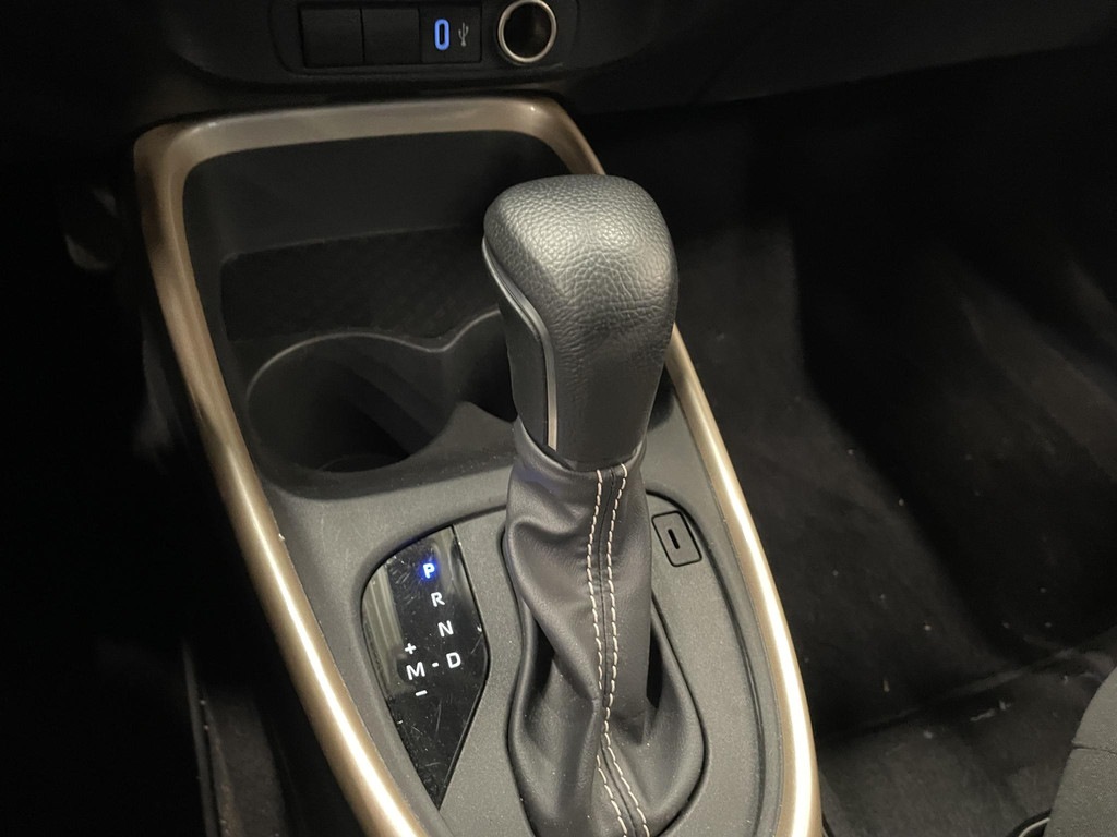 TOYOTA, AYGO X