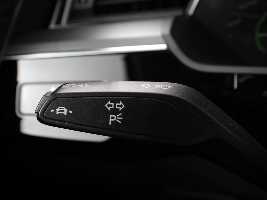 AUDI, E-TRON