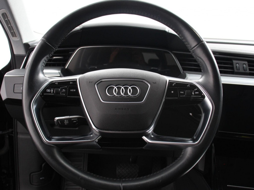 AUDI, E-TRON