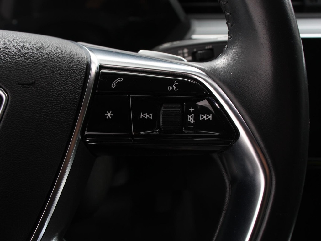AUDI, E-TRON