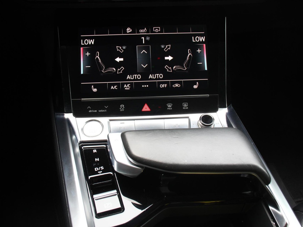 AUDI, E-TRON