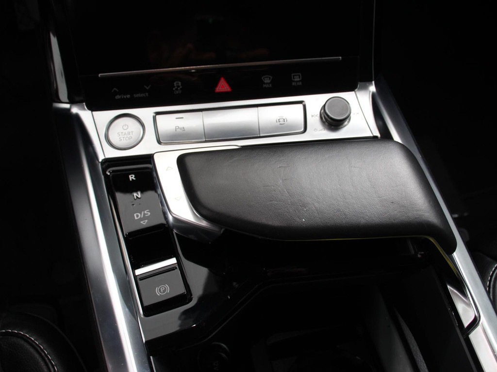 AUDI, E-TRON