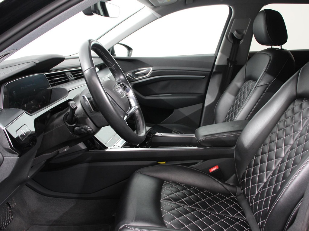 AUDI, E-TRON
