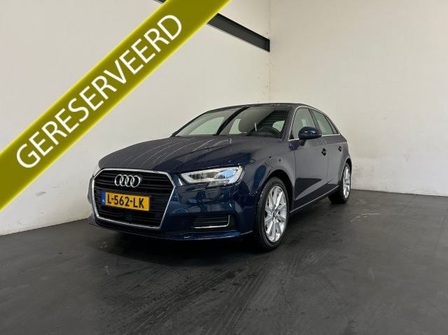 AUDI A3 - Sportback 30 TFSI Advance Sport G-tron Carplay!