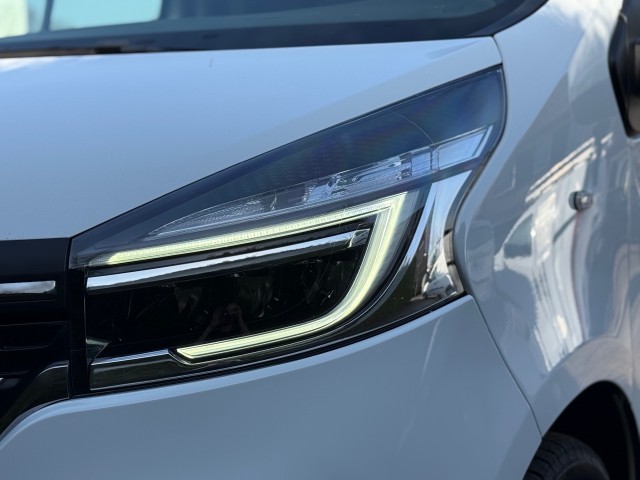 RENAULT TRAFIC L2H1 2.0 dCi 120PK Navi  Airco Trekhaak, VDW Cars, Enschede