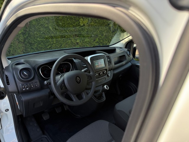 RENAULT TRAFIC L2H1 2.0 dCi 120PK Navi  Airco Trekhaak, VDW Cars, Enschede