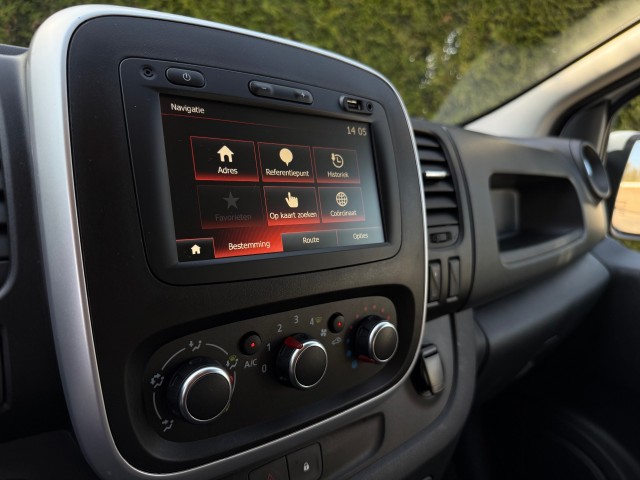 RENAULT TRAFIC L2H1 2.0 dCi 120PK Navi  Airco Trekhaak, VDW Cars, Enschede