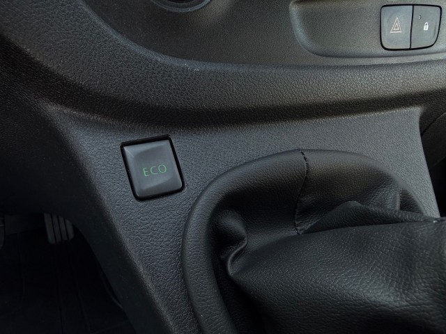 RENAULT TRAFIC L2H1 2.0 dCi 120PK Navi  Airco Trekhaak, VDW Cars, Enschede