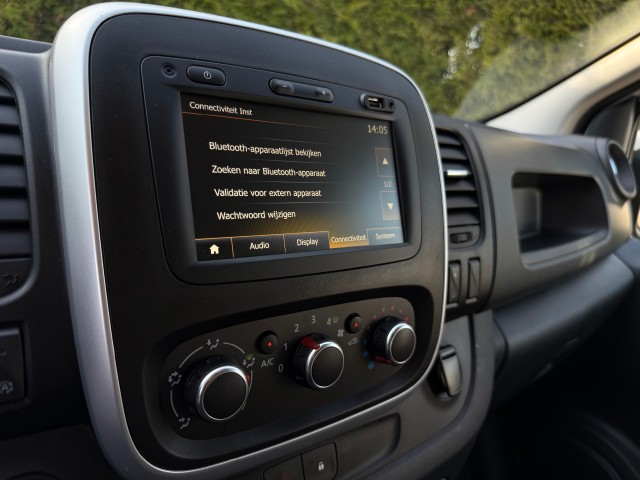 RENAULT TRAFIC L2H1 2.0 dCi 120PK Navi  Airco Trekhaak, VDW Cars, Enschede