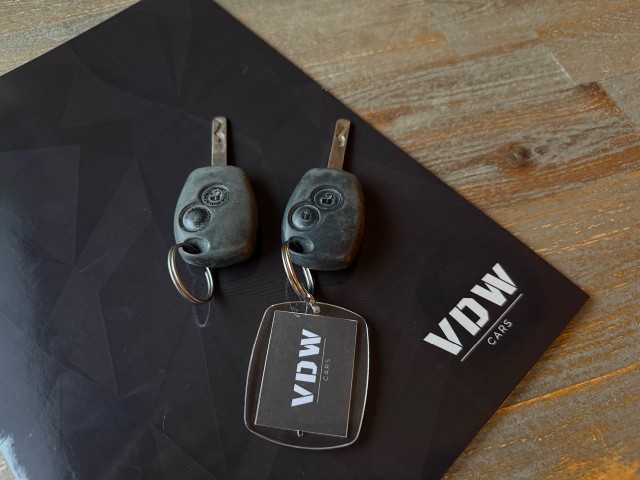 RENAULT TRAFIC L2H1 2.0 dCi 120PK Navi  Airco Trekhaak, VDW Cars, Enschede