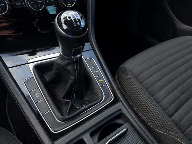 VOLKSWAGEN GOLF 1.2 TSI CUP Edition / Clima / Stoelverwarming, VDW Cars, Enschede