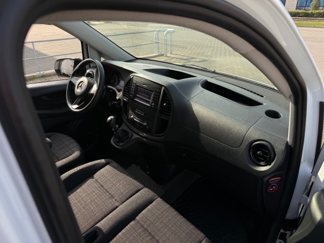 MERCEDES-BENZ VITO 116 CDI L2H1 Airco / Afneembare trekhaak (2500KG), Cruise, Navi, Parkeersensoren, VDW Cars, Enschede