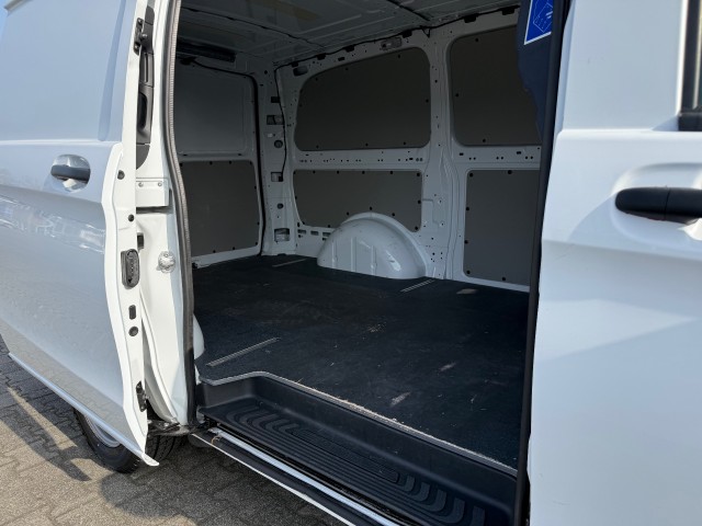 MERCEDES-BENZ VITO 116 CDI L2H1 Airco / Afneembare trekhaak (2500KG), Cruise, Navi, Parkeersensoren, VDW Cars, Enschede