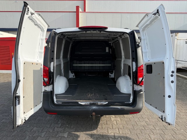 MERCEDES-BENZ VITO 116 CDI L2H1 Airco / Afneembare trekhaak (2500KG), Cruise, Navi, Parkeersensoren, VDW Cars, Enschede