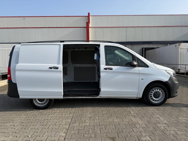 MERCEDES-BENZ VITO 116 CDI L2H1 Airco / Afneembare trekhaak (2500KG), Cruise, Navi, Parkeersensoren, VDW Cars, Enschede