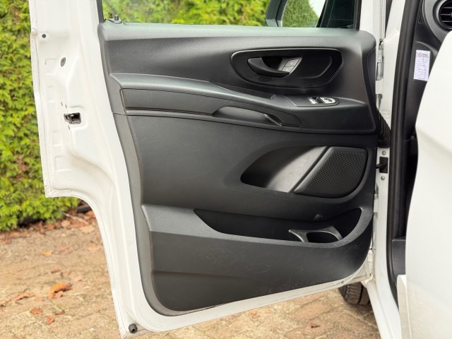 MERCEDES-BENZ VITO 111CDI Lang / Airco / Apple CarPlay / Trekhaak / Navi , VDW Cars, Enschede