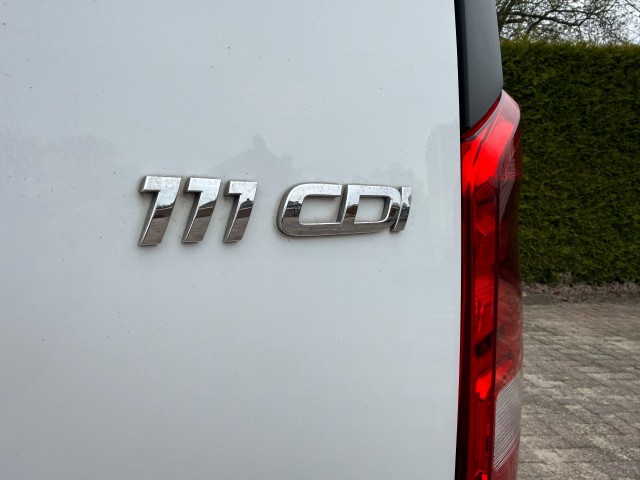MERCEDES-BENZ VITO 111CDI Lang / Airco / Apple CarPlay / Trekhaak / Navi , VDW Cars, Enschede
