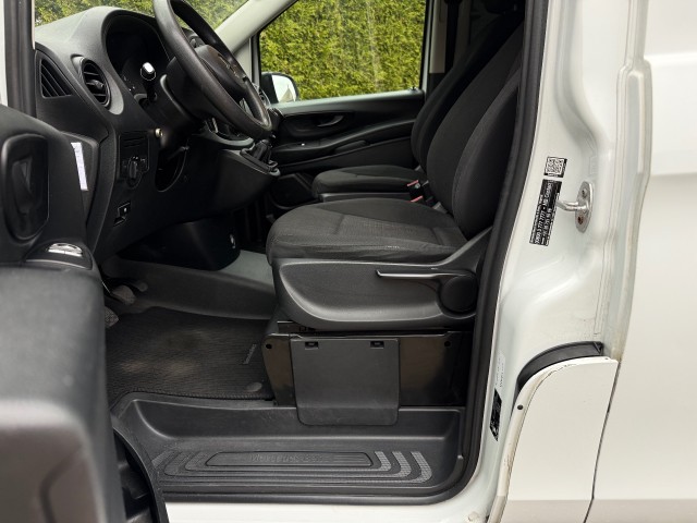 MERCEDES-BENZ VITO 111CDI Lang / Airco / Apple CarPlay / Trekhaak / Navi , VDW Cars, Enschede