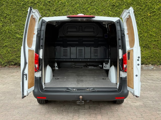 MERCEDES-BENZ VITO 111CDI Lang / Airco / Apple CarPlay / Trekhaak / Navi , VDW Cars, Enschede