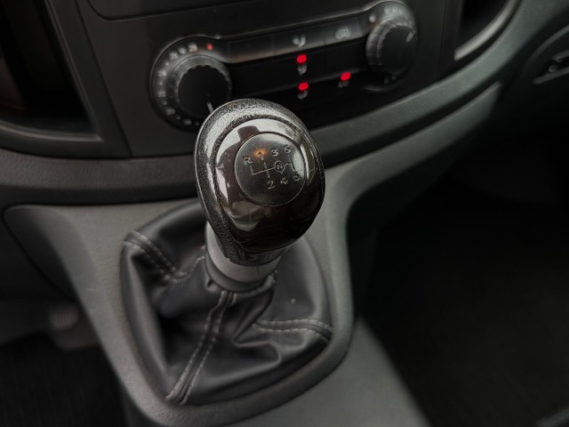 MERCEDES-BENZ VITO 111CDI Lang / Airco / Apple CarPlay / Trekhaak / Navi , VDW Cars, Enschede