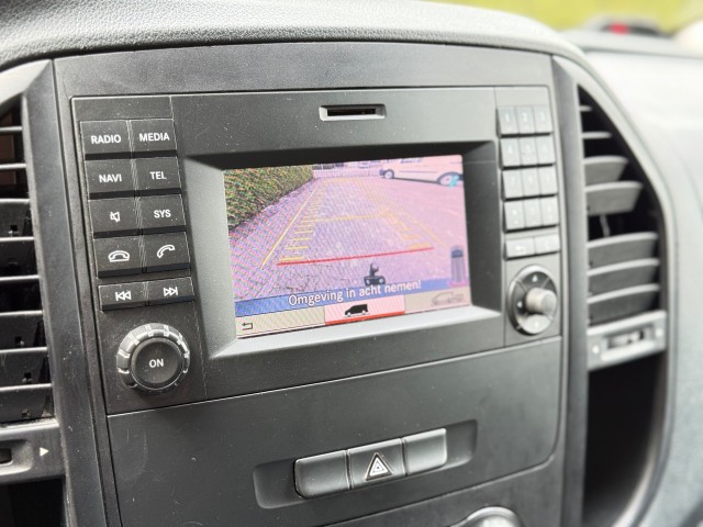 MERCEDES-BENZ VITO 111CDI Lang / Airco / Cruise / Camera / Navi / Parkeersensoren / Trekhaak, VDW Cars, Enschede