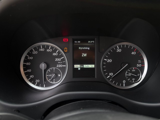 MERCEDES-BENZ VITO 111CDI Lang / Airco / Cruise / Camera / Navi / Parkeersensoren / Trekhaak, VDW Cars, Enschede