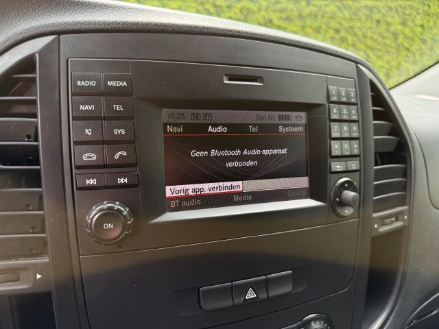 MERCEDES-BENZ VITO 111CDI Lang / Airco / Cruise / Camera / Navi / Parkeersensoren / Trekhaak, VDW Cars, Enschede