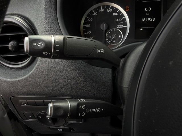 MERCEDES-BENZ VITO 111CDI Lang / Airco / Cruise / Camera / Navi / Parkeersensoren / Trekhaak, VDW Cars, Enschede