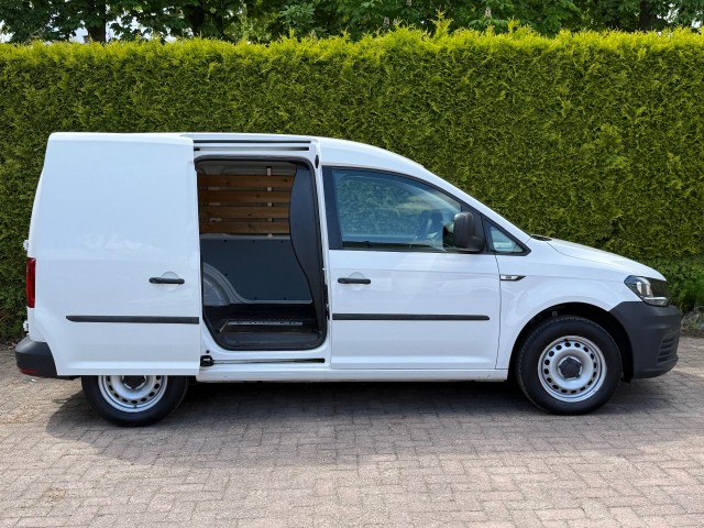 VOLKSWAGEN CADDY 1.6 TDI L1H1 Airco / Trekhaak / 100% Dealer onderhouden / Parkeersensoren, VDW Cars, Enschede