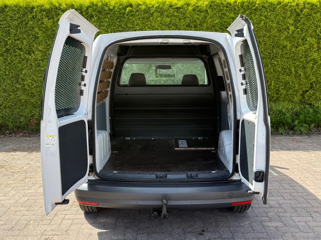 VOLKSWAGEN CADDY 1.6 TDI L1H1 Airco / Trekhaak / 100% Dealer onderhouden / Parkeersensoren, VDW Cars, Enschede